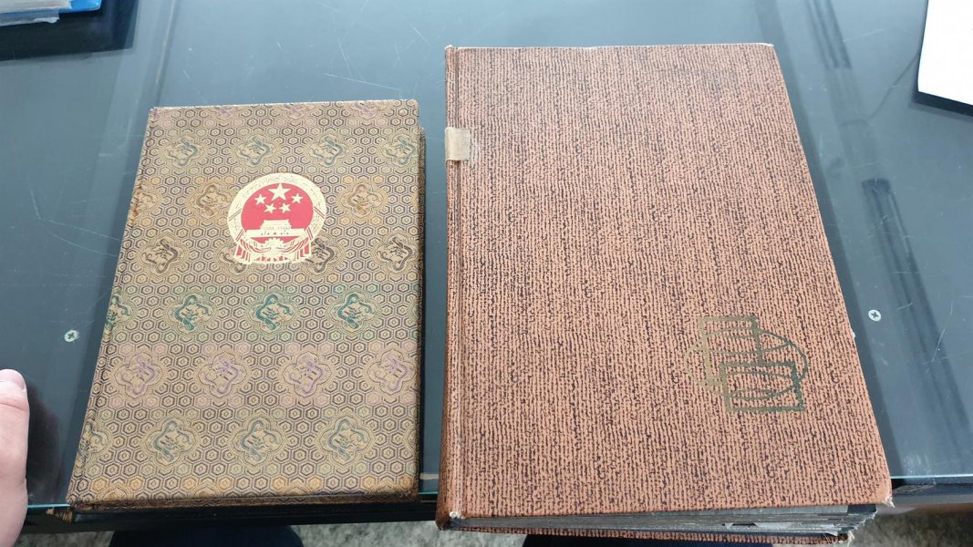Čína - Sbírka ve dvou albech A4 + A5 - obsahuje mnoho zajímavých známek - vše nafoceno, vyšší katalog ,různá kvalita !! (někdy zeslabený papír) - doporučujeme prohlídku */**/ razítkované