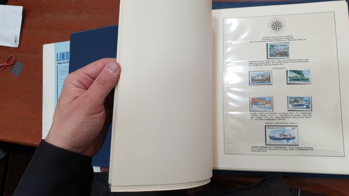 Sbírka Letectvo ve dvou albech + přidáno čssr II prošlá fialová - Sbírka je uloženo ve dvou albech, celý svět , v průhledných deskách, hezky uloženo, část nafoceno 