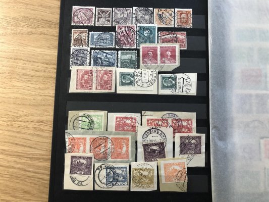 ČSR I - malá sbirka na listech formátu A 4, celkem 134 ks známek s razítky ze sudet, nebo jiných pohraničních oblastí s velkým zastoupením německé menšiny, většina na hradčanských známkách, zajimavý soubor poštovní historie