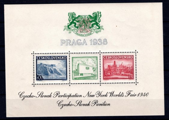 Praga 38, se zeleným přítiskem uprostřed, NY 1940, znak zelený, text černý,
