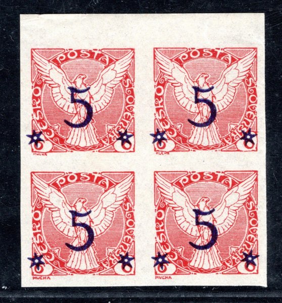 NV 10 ; 5 /6 červená - krajový 4 - blok s 2 x retuší podpisu u spodních známek 