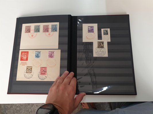 Protektorát - 1939- 1944 - sestava přes 100 kusů pamětních razítek na výstřižcích nebo kartách, pohlednicích a obálkách, stojí za prohlídku, uloženo v 7 - mi listovém zásobníku A4. nafoceno 