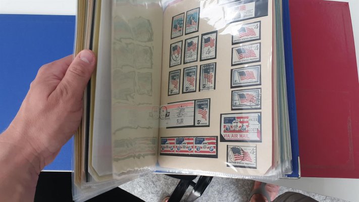 USA Sbírka ve třech albech - nafocena  pouze ukázka  