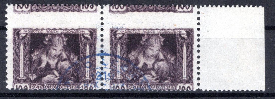 31 B ; 100 h fialová - krajová dvoupáska se silně posunutou perforací do obrazu známek, nálepka pouze na okraji, modrý nátisk 