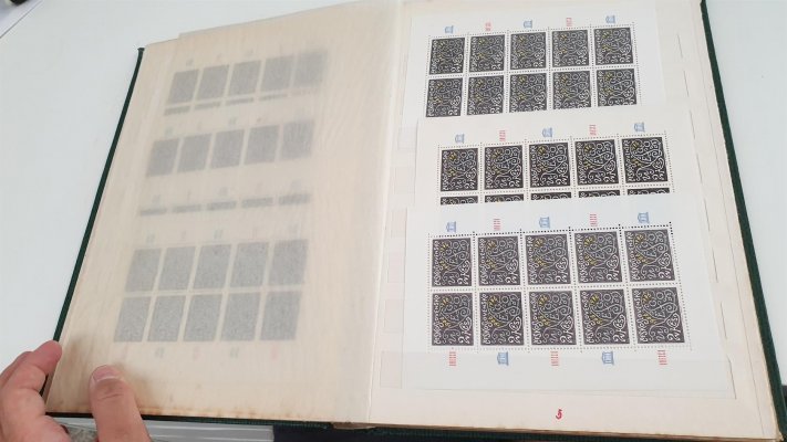 ČSSR II - sestava středních a levnějších věcí v albu - nafoceno, obsahuje i desetibloky 