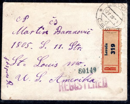 R dopis malého formátu z Levoče, 12/V/20, vyplacený na zadní straně 2 x 50 h fialová do USA s příchozím razítkem
