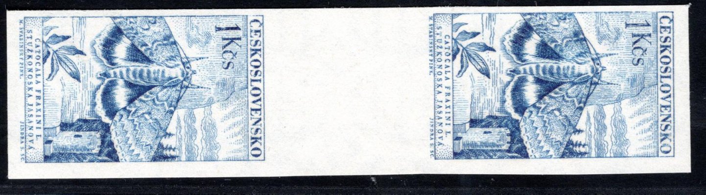 1223 Ms ZT, svislé stejnosměrné meziarší 1 K v barvě modré, motýli, rastrovaný známkový papír s lepem, zk. Gi, velmi vzácné a hledané