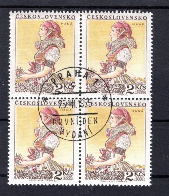 843 ;  Kroje 2 Kčs   4-blok s typem II  na pravé horní známce 