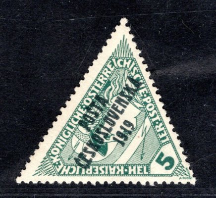 56, typ III, trojúhelník, zelená 5 h, známka s originálním lepem a drobnou vadou, zk. Lešetický, Mrňák, Karásek, Vrba a atest Vrba, vzácná a hledaná známka