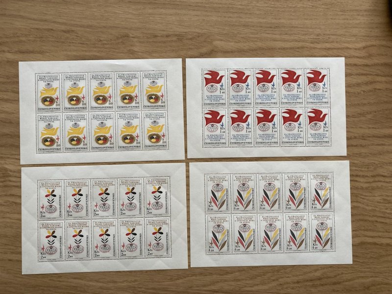 L 50 PL - L 53 PL (10) desetibloky - kompletní serie, desky A,A,B,A, u L 51 obtisk červené barvy  (holubice) na lepové straně PL