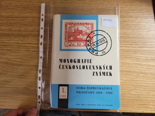 Monografie Díl I - Hradčany - velmi hledaná, a dobrá literatura 