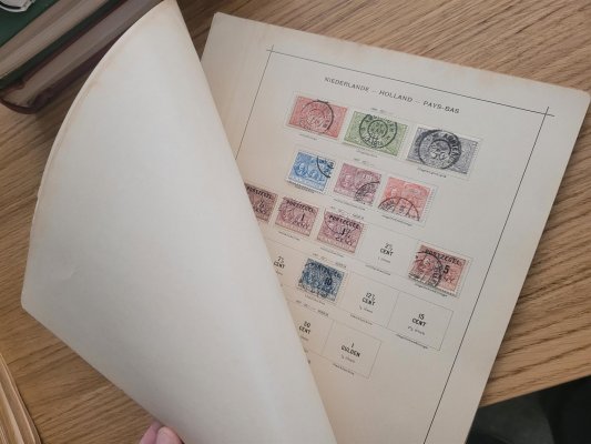 Holandsko neúplná sbírka z let 1852 - 1939 na albových listech