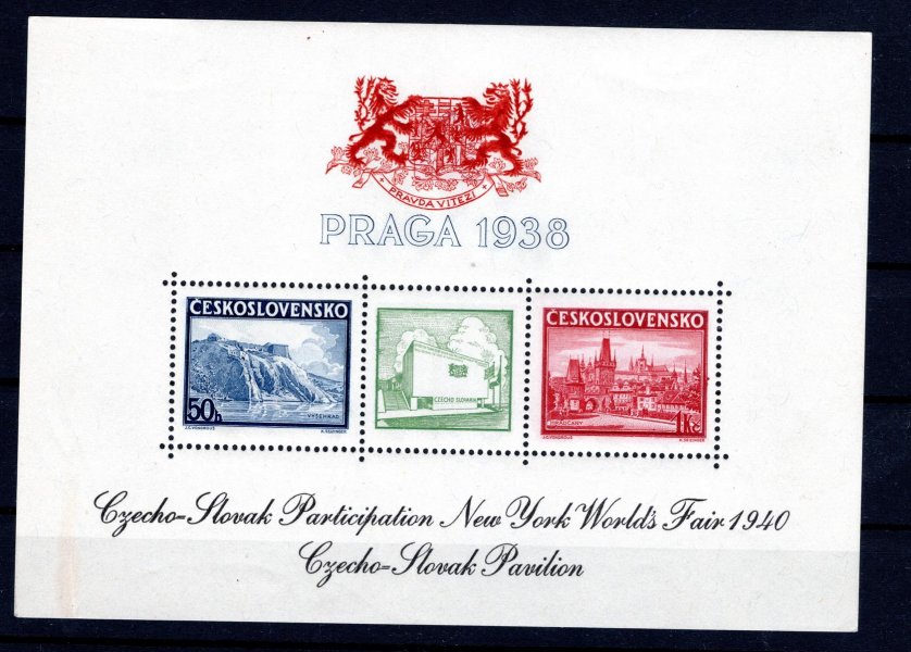 342 - 343 A ; aršík Praga 1938 s přítiskem pro Světovou výstavu v New Yorku 1940, kombinace červeného znaku a černého textu,lehké zvrásnění v rohu