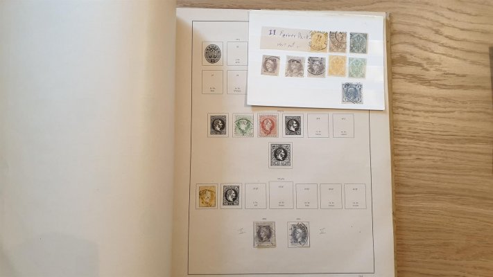 Rakousko - sbírka známek v deskách a na listech Schwaneberger + na destičkách, možno jako základ sbírky, stojí za prohlednutí, stav razítkované + neupotřebeném s nálepkou, některé známky svěží