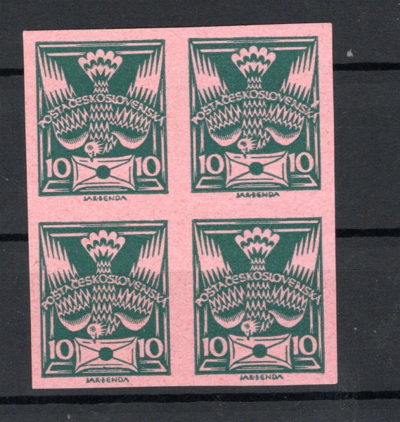 145 ZT ; nezoubkovaný čtyřblok zkusmých tisků 10 h tmavě zelená na růžovém papíře bez lepu
