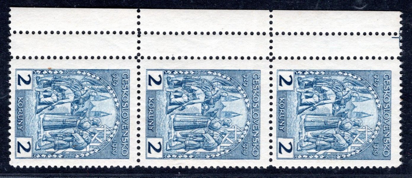 245 Václav ; 2 Kč modrá ; krajová svislá třípáska s dvojitou perforací 